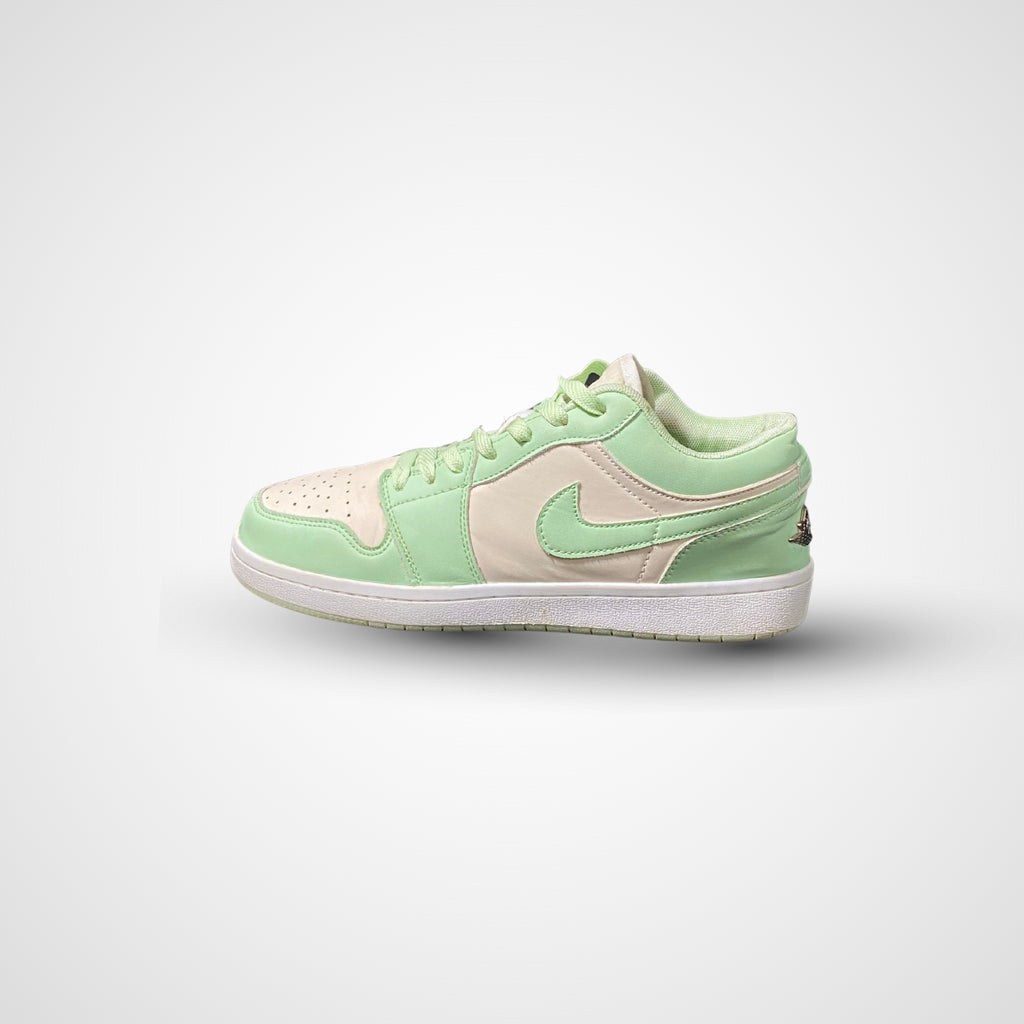 Nike Air Jordan 1 Low SE