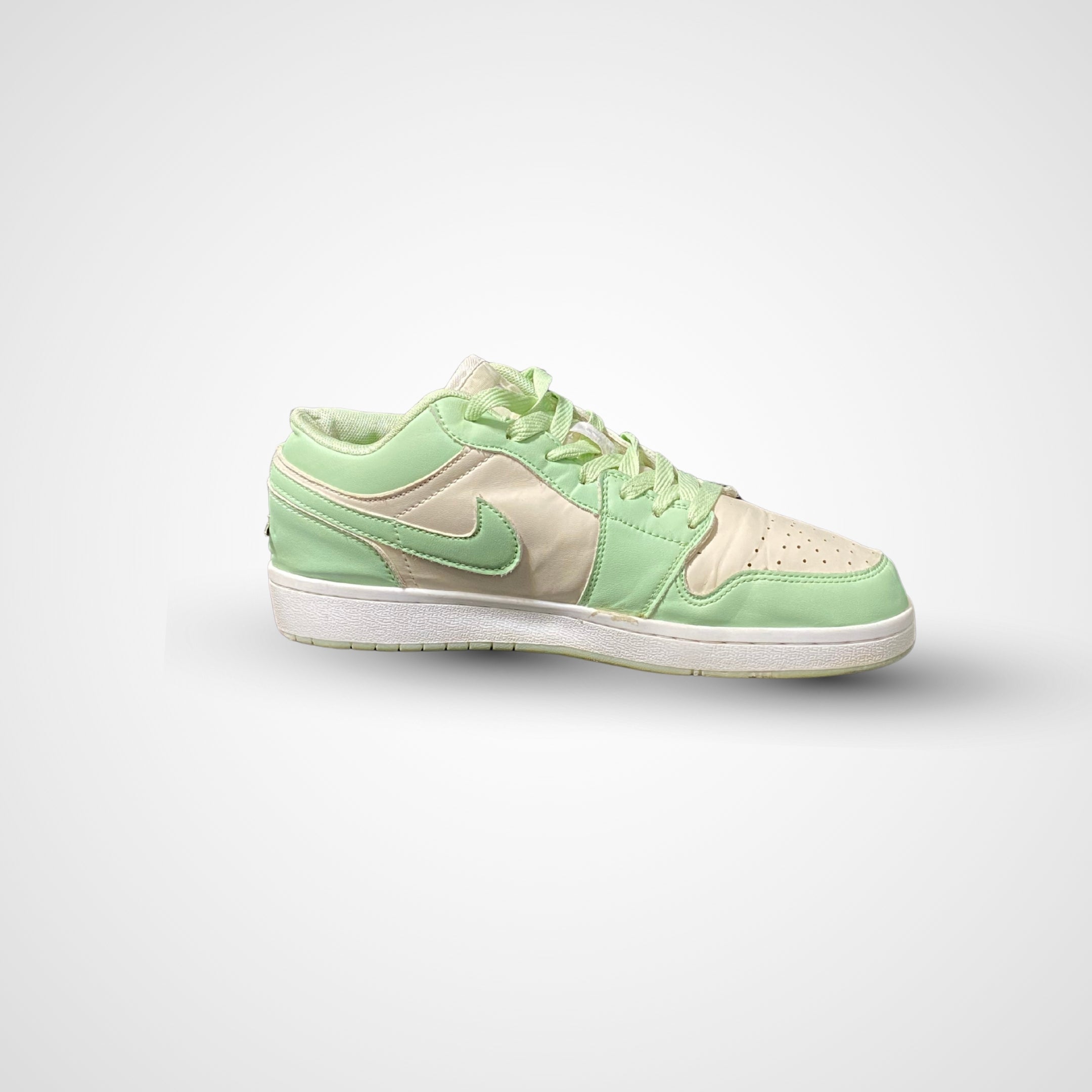 Nike Air Jordan 1 Low SE