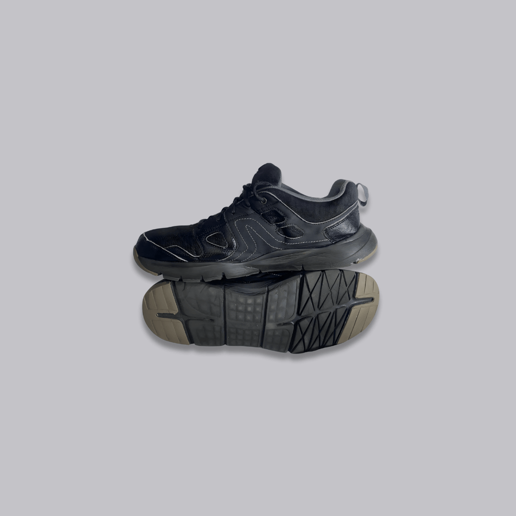 Black Decathlon Newfeel HW100