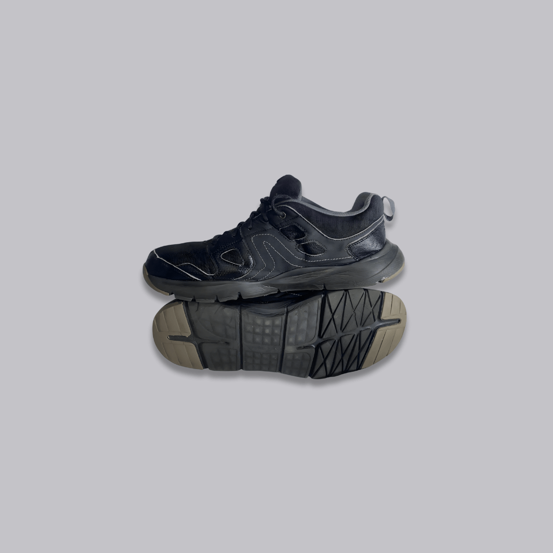 Black Decathlon Newfeel HW100